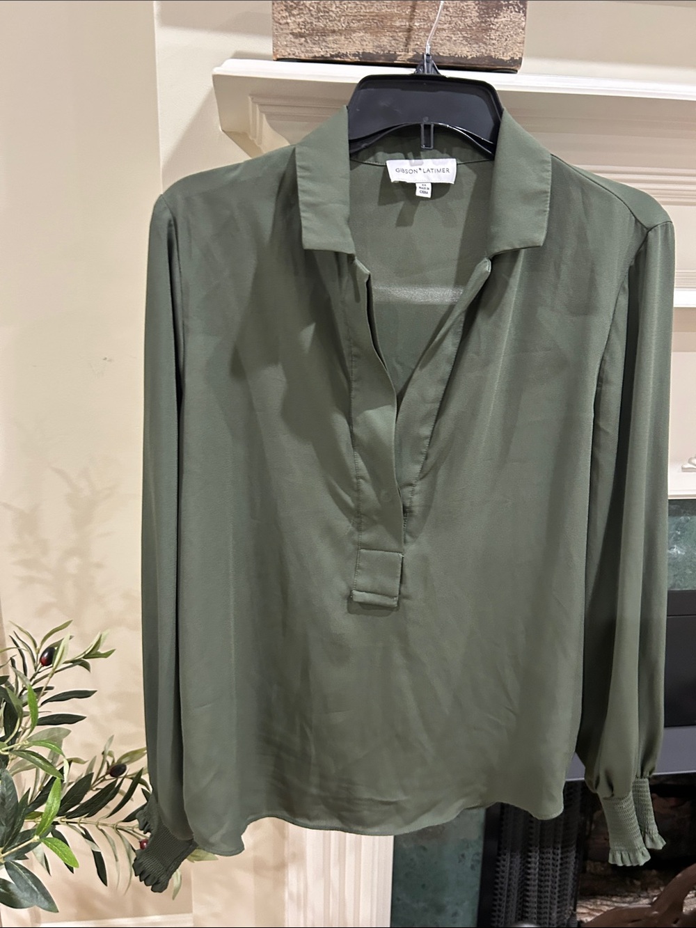 Gibson Latimer  Olive Green Collared V-Neck Long Sleeve Top